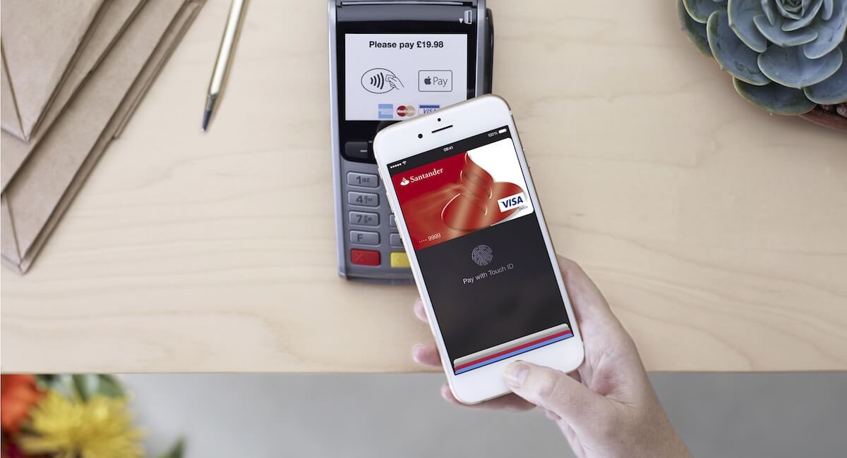 Apple Pay UK transaction with phone and terminal
