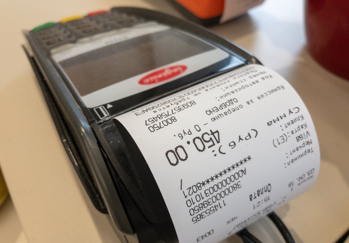 Should you offer digital or paper receipts in your business?