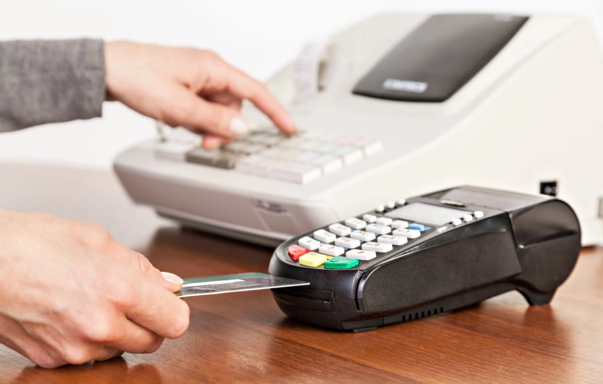Cash register with standalone card machine