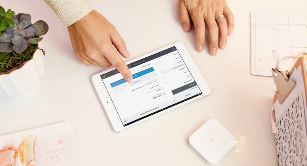 Square invoice on iPad with card reader