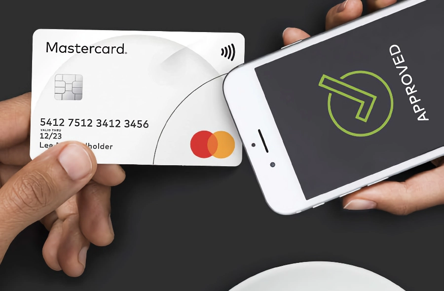 cobro móvil tap to pay a una tarjeta de crédito mastercard