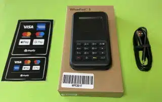 Shopify WisePad 3 card reader box contents