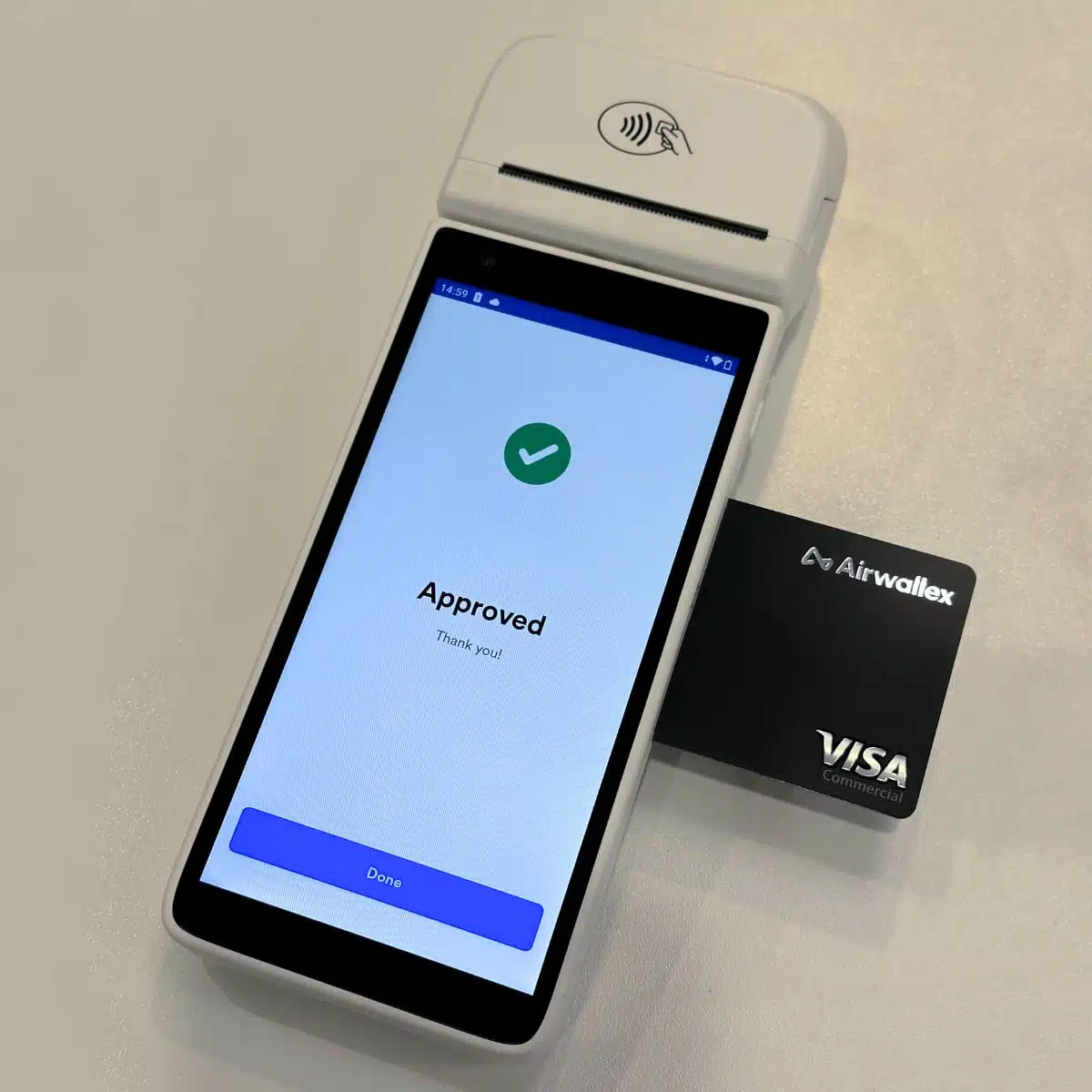 Airwallex terminal accepts chip and contactless cards